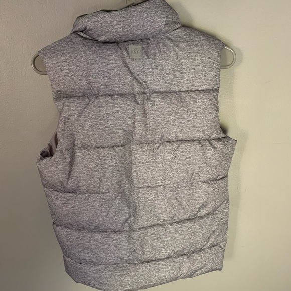 Gap kids gray puffer vest - Picture 3 of 3
